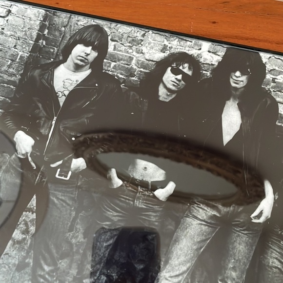 Framed photo print Ramones pink black and white rocker 8X12 - Picture 3 of 6
